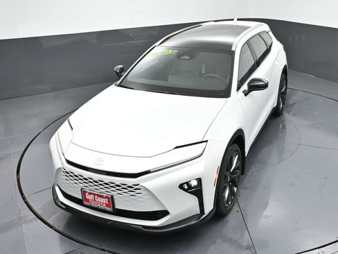 New 2025 Toyota Crown Signia image 34
