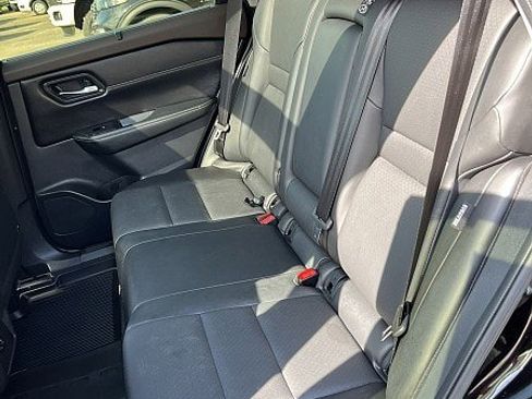 Used 2023 Nissan Rogue SV w/ SV Premium B Package FWD image 15