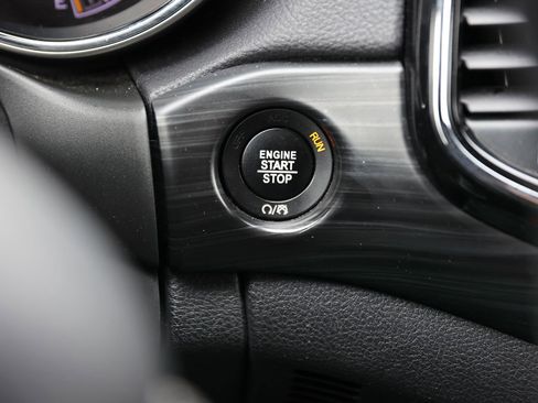 Used 2020 Jeep Grand Cherokee Altitude image 30