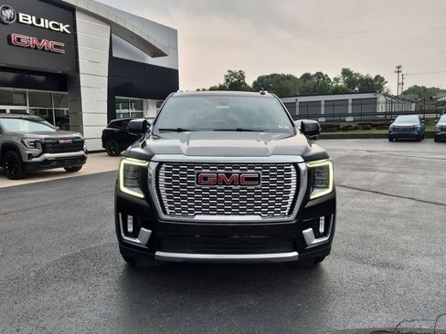 Used 2022 GMC Yukon Denali w/ Denali Premium Package AWD/4WD image 2
