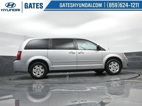 Used 2010 Dodge Grand Caravan SE w/ Climate Group FWD image 30