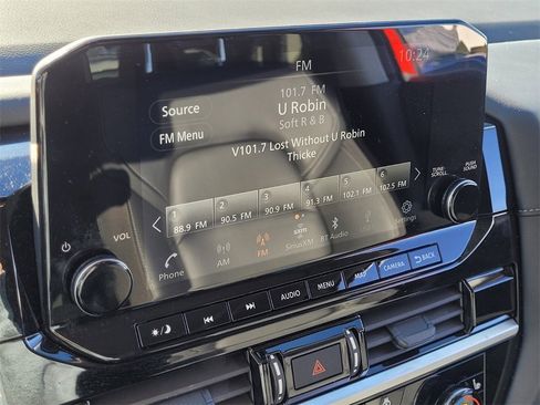 Used 2025 Nissan Pathfinder SL image 17