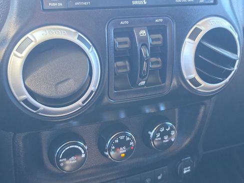 Used 2014 Jeep Wrangler Unlimited Sahara w/ Max Tow Package AWD/4WD image 21