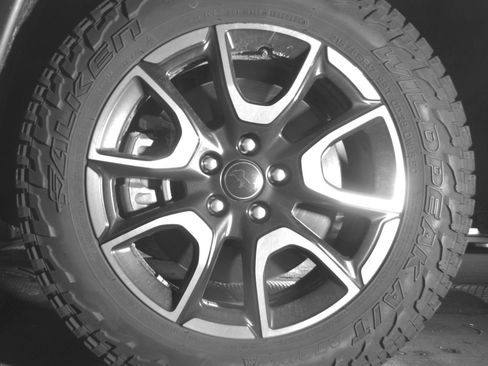 Used 2025 Jeep Compass Trailhawk image 12