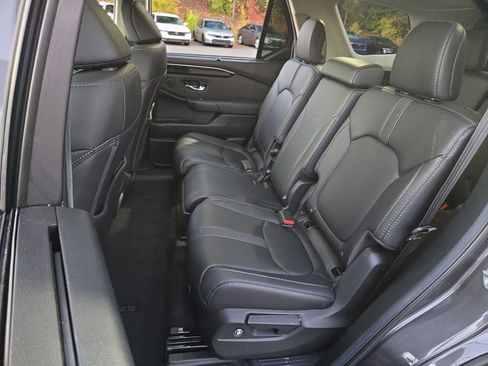 Used 2025 Honda Pilot EX-L image 24