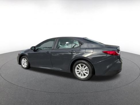 Used 2025 Toyota Camry LE image 10