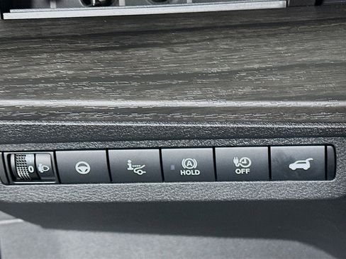 Used 2023 Nissan Ariya FWD image 17