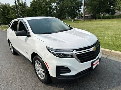 Used 2023 Chevrolet Equinox LS FWD image 24