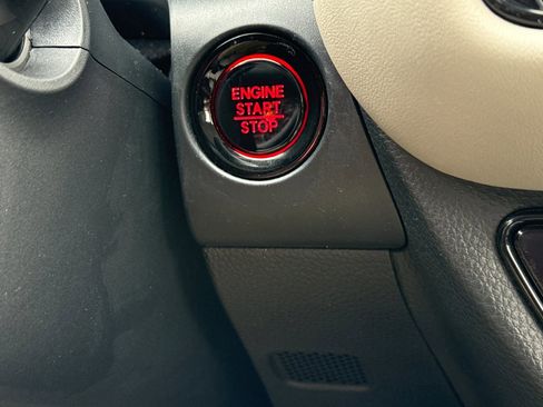 Certified 2023 Honda HR-V LX image 34