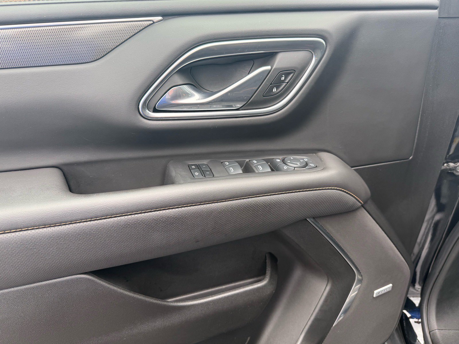 Used 2024 GMC Yukon AT4 AWD/4WD image 18