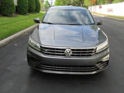 Used 2017 Volkswagen Passat 1.8T R-Line FWD image 8