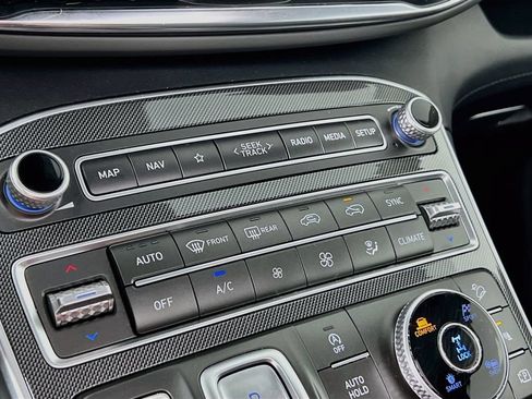 Certified 2021 Hyundai Santa Fe Limited AWD/4WD image 15