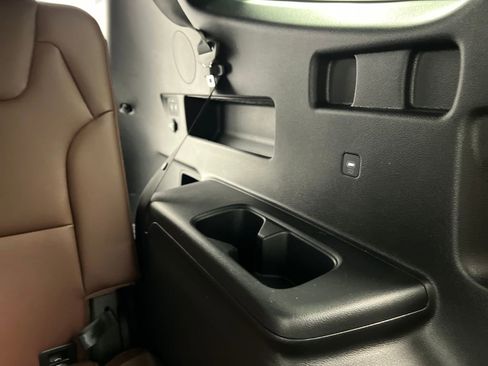 Used 2024 Kia Telluride EX w/ EX Captain's Chair Package image 43