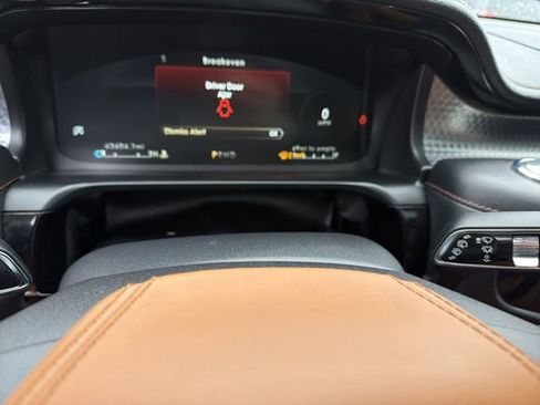 Used 2021 Lincoln Aviator Black Label w/ Class IV Trailer Tow Package image 18