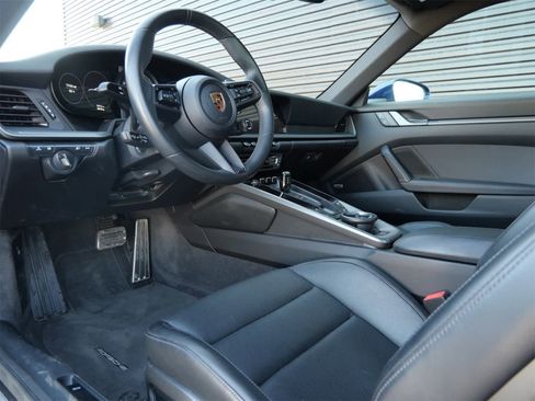 Certified 2023 Porsche 911 Carrera image 4