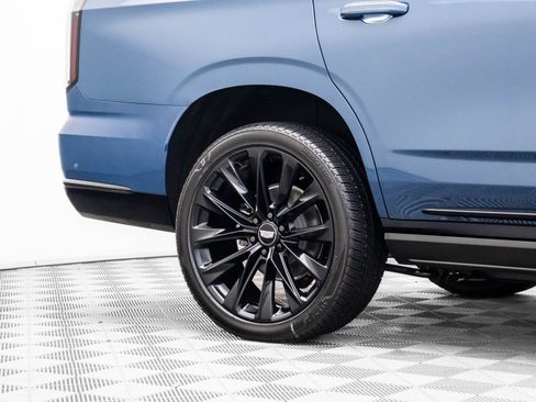 New 2026 Cadillac Escalade Platinum Sport w/ LPO, ONYX Package image 31