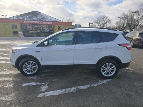 Used 2018 Ford Escape SEL image 3