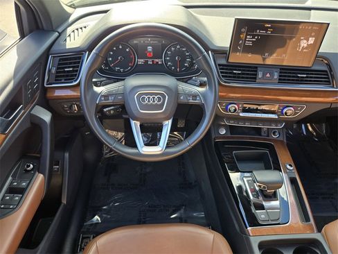 Used 2023 Audi Q5 2.0T Premium w/ Convenience Package image 12