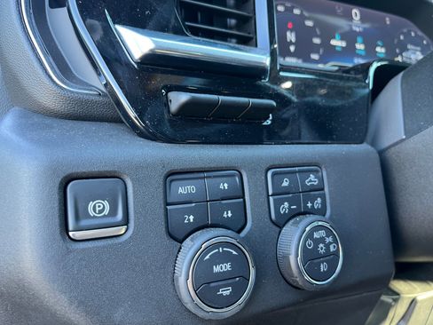 Used 2024 Chevrolet Silverado 2500 LTZ w/ LTZ Plus Package image 26