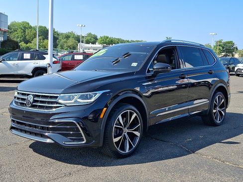 Used 2022 Volkswagen Tiguan SEL R-Line image 3