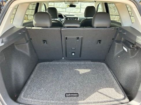 Used 2024 Volkswagen Taos SEL AWD/4WD image 11