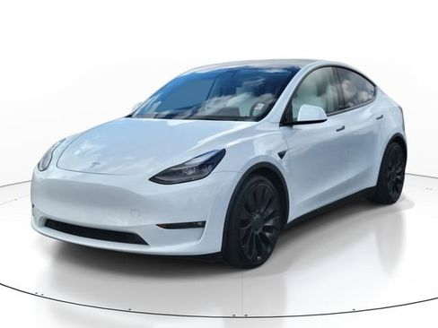 Used 2022 Tesla Model Y Performance image 2