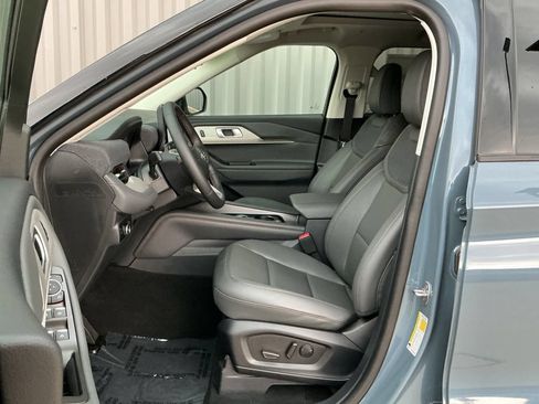New 2026 Ford Explorer Active w/ Active Comfort Package AWD/4WD image 8