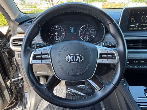 Used 2021 Kia Telluride EX w/ EX Premium Package FWD image 12