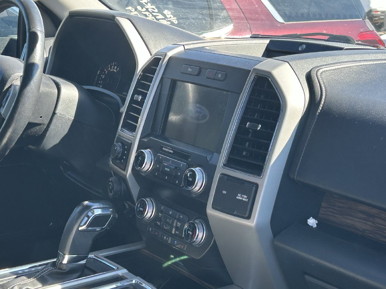 Used 2019 Ford F150 Lariat w/ Equipment Group 502A Luxury AWD/4WD image 11