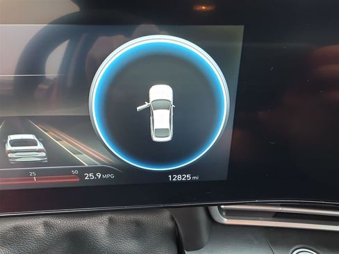 Used 2023 Hyundai Elantra SEL w/ Convenience Package FWD image 10