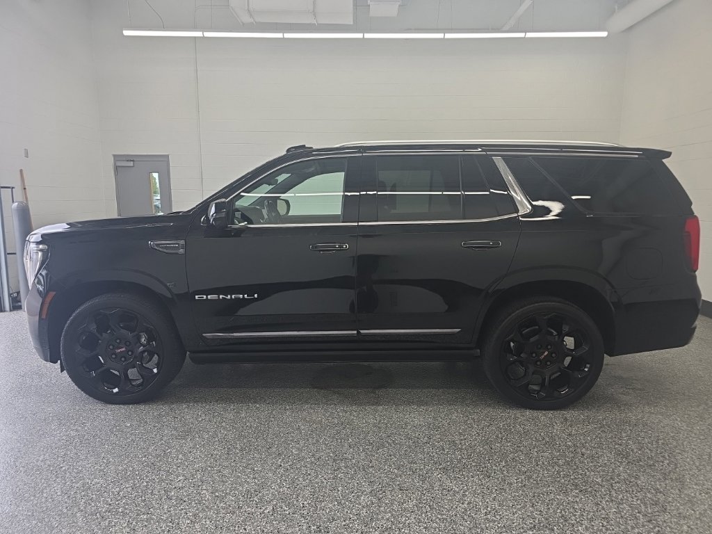 Used 2025 GMC Yukon Denali Ultimate AWD/4WD image 2