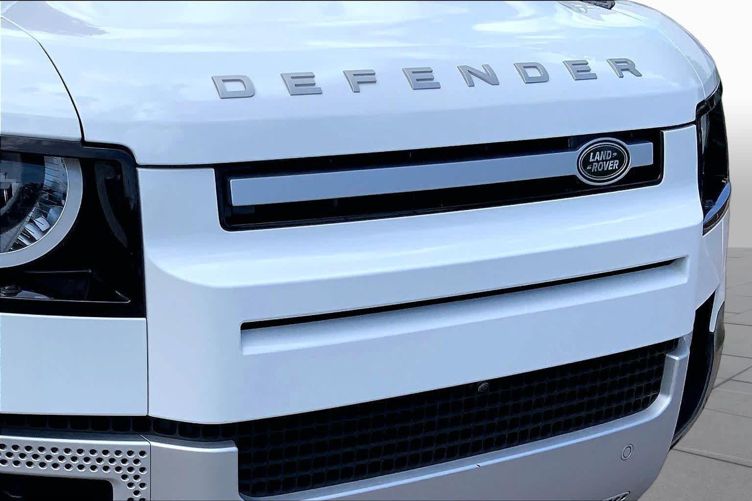 Used 2023 Land Rover Defender 110 S AWD/4WD image 28