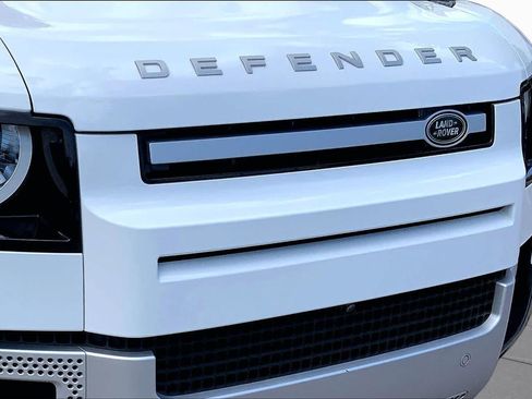 Used 2023 Land Rover Defender 110 S AWD/4WD image 28