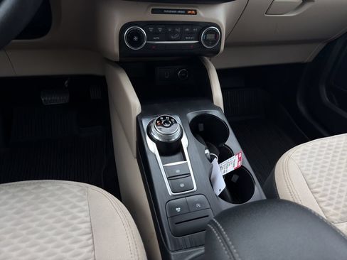 Used 2020 Ford Escape SE FWD image 15
