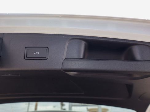 New 2026 Volkswagen Atlas SEL image 11