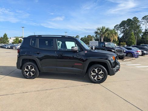 Used 2020 Jeep Renegade Trailhawk w/ Premium Leather Group AWD/4WD image 2