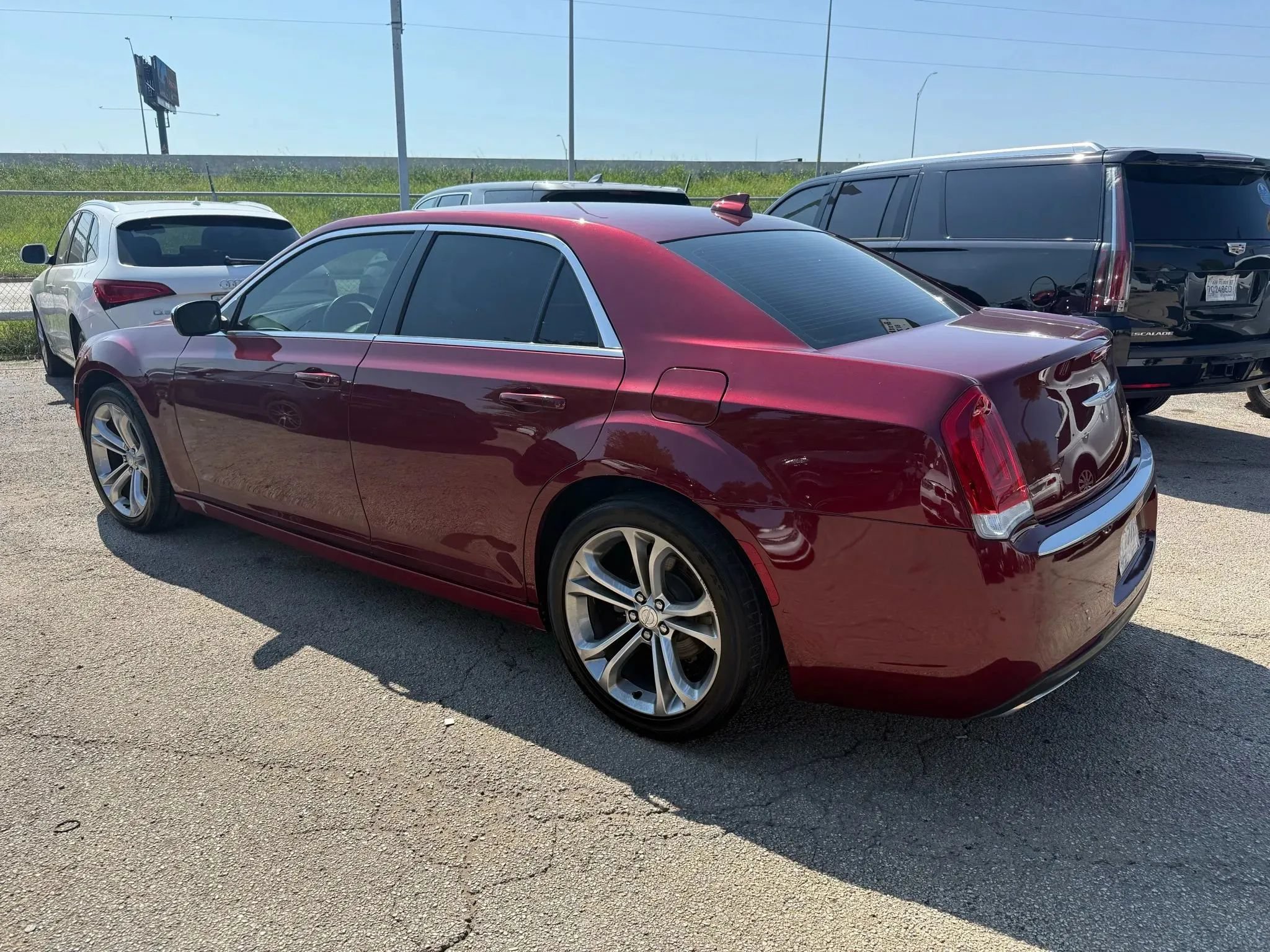 Used 2020 Chrysler 300 Touring w/ Chrome Appearance Package RWD image 6