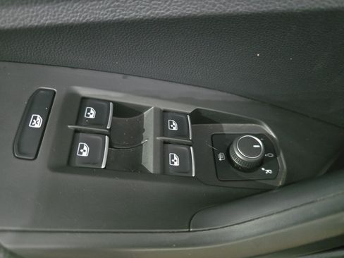 Used 2023 Volkswagen Jetta SE FWD image 25