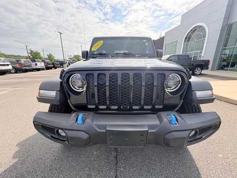 Used 2023 Jeep Wrangler Unlimited w/ Dual Top Group AWD/4WD image 9