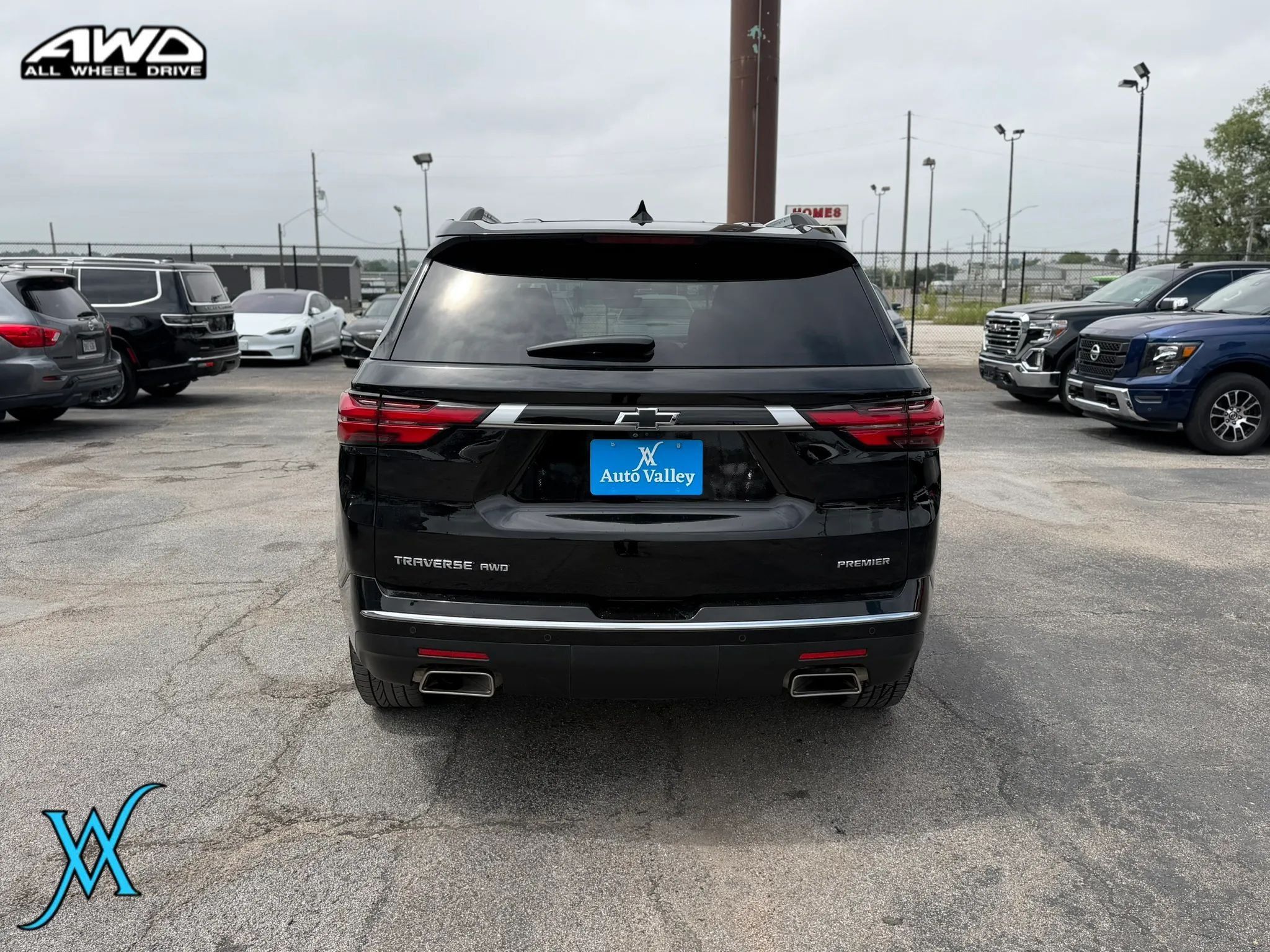 Used 2022 Chevrolet Traverse Premier w/ LPO, Floor Liner Package AWD/4WD image 6