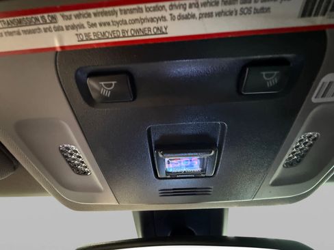 Used 2019 Toyota Camry LE w/ Convenience Package FWD image 12