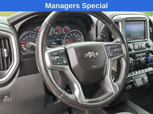 Used 2019 Chevrolet Silverado 1500 LT Trail Boss w/ Convenience Package AWD/4WD image 31