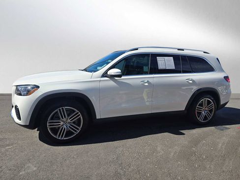 Used 2024 Mercedes-Benz GLS 450 4MATIC image 6