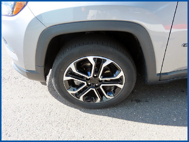 Used 2022 Jeep Compass Limited w/ Sun and Sound Group AWD/4WD image 4