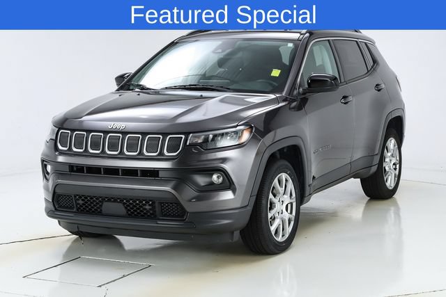 Used 2022 Jeep Compass Latitude AWD/4WD image 1
