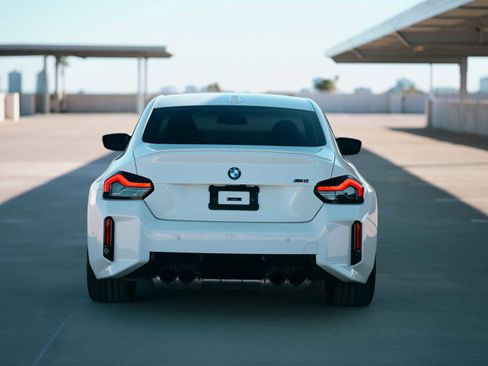 Used 2025 BMW M2 w/ Lighting Package image 6