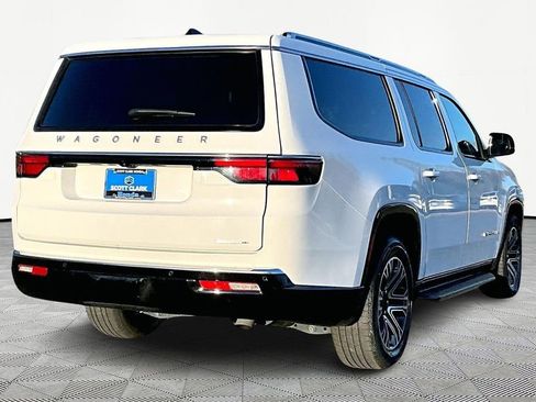 Used 2024 Jeep Wagoneer L Series II w/ Flexible Seating Group image 5