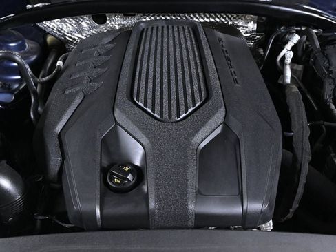 Certified 2023 Porsche Macan AWD/4WD image 25