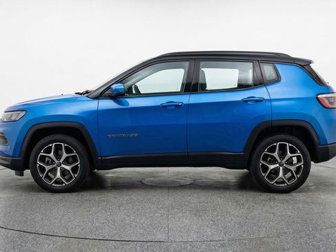 Used 2025 Jeep Compass Limited AWD/4WD image 5