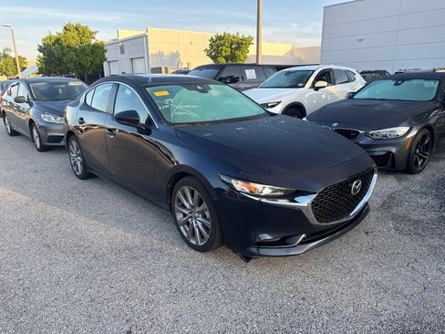 Used 2021 MAZDA MAZDA3 s FWD image 1